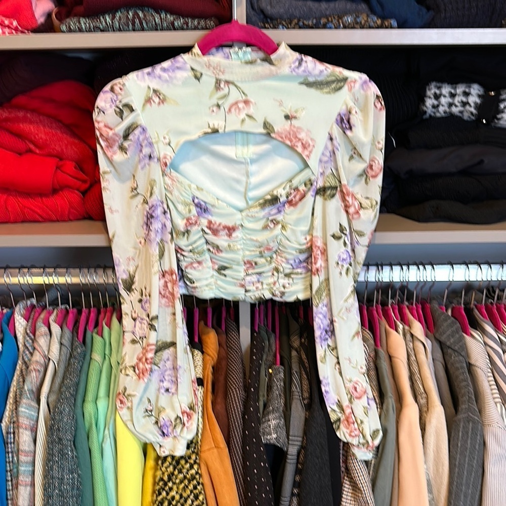 Fashion Nova sage and pink floral print cut out long sleeve crop top size XS